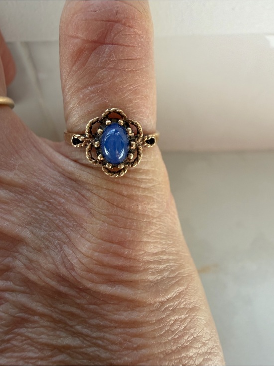Jewelry - Vintage Blue Star Sapphire Cabochon Gold Ring